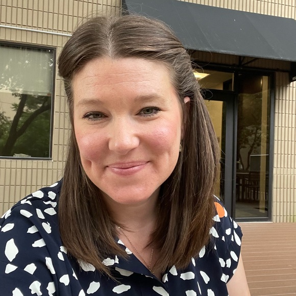 Meet your Posher, Emily - Picture 1 of 1